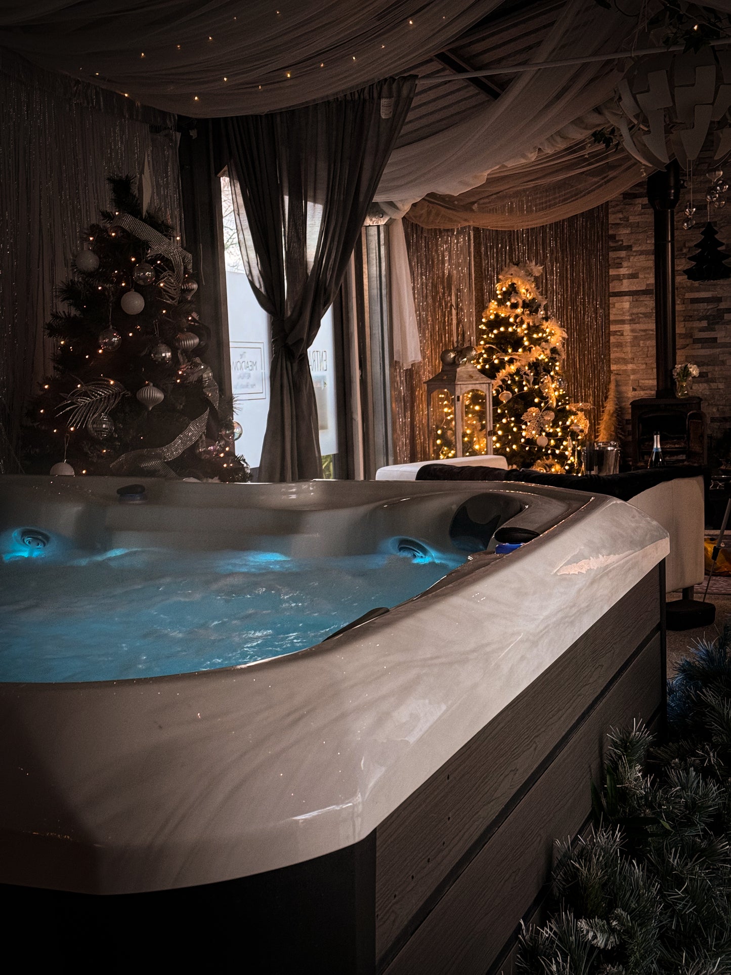 INDOOR Hot Tub (£30 pp Deposits nonrefundable). choose from 2 packages below