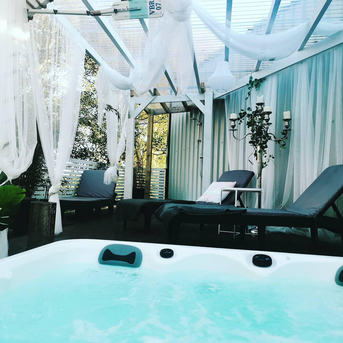 OUTDOOR Hot Tub SPECIAL (£30 pp Deposits nonrefundable) choose from 3 packages