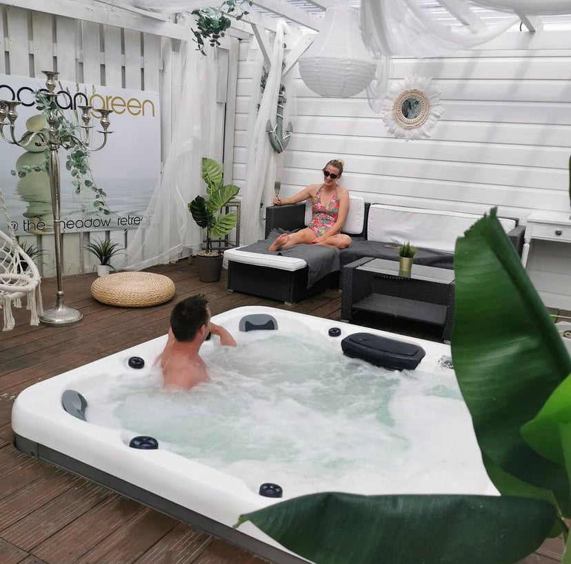 OUTDOOR Hot Tub (£20 pp Deposits) £50pp 3 or more people. couples £60pp